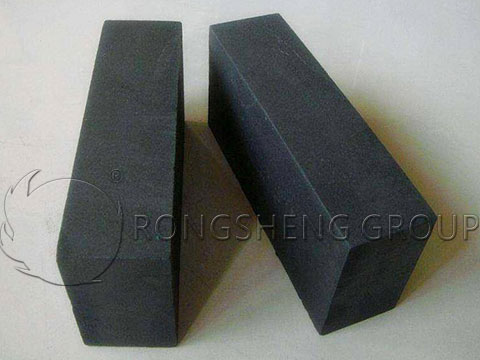 Aluminum-Carbon Refractories